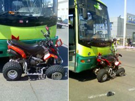 תאונת דרכים - אוטובוס פגע בטרקטורון (צילום: חדשות 2)