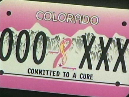 לוחית רישוי ורודה כחלק מהמלחמה נגד סרטן השד (צילום: CNN)