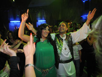 עינב בובליל ואלי בניסטי, חגיגת חינה (צילום: צ'יק צ'אק)