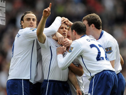 ראיין גיגס חוגג מול מילדסברו (צילום: Shaun Botterill, GettyImages IL)