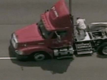מרדף אחר משאית (צילום: CNN)