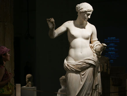 פסל יווני של אפרודיטה (צילום: Gettyimages IL, getty images)