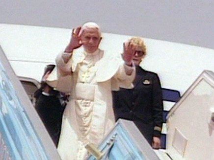 האפיפיור עוזב את ישראל (צילום: חדשות2)