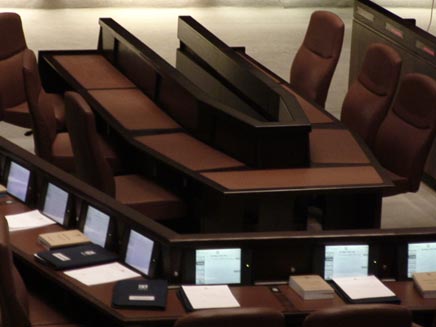 שולחן הממשלה במליאת הכנסת (יוסי זילברמן) (צילום: חדשות 2)