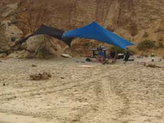 אוהל שערוריתי (צילום: ד