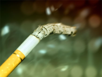 יוזמה חדשה בבתי הספר: גמילה מעישון למורים (צילום: Dudakova Elena, Shutterstock)