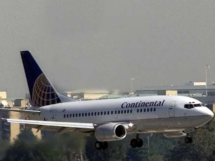 מטוס של חברת קונטיננטל באוויר (צילום: חדשות 2)