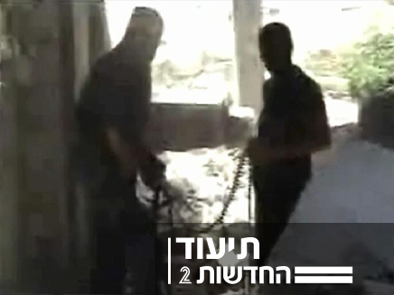 פעילי החזית העממית יורים אל עבר כוחות צה"ל (צילום: חדשות 2)