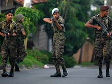 חיילים בהונדורס חוסמים רחוב (צילום: רויטרס)
