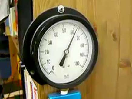השעון המעורר הגדול בעולם (צילום: חדשות 2)
