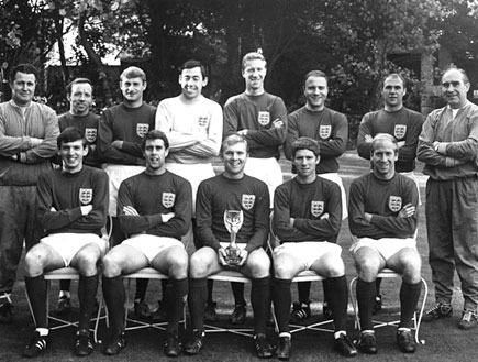 צילום קבוצתי של נבחרת אנגליה 1966 (צילום: PA Images, GettyImages IL)
