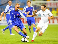 אנדריי קומאץ' במדי נבחרת סלובניה (צילום: רויטרס)