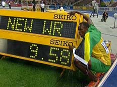 בולט, שיא עולם ב100 מטר (צילום: חדשות 2)