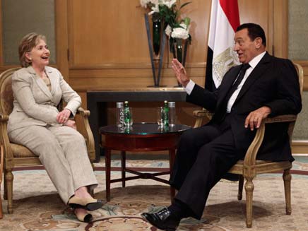 נשיא מצרים מובארק והילרי קלינטון (צילום: AP)