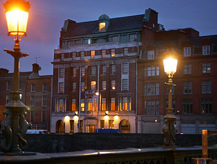 המלון בבעלות בונו ואדג' (צילום: getty images)