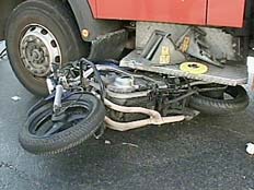 תאונת אופנוע ברמת גן (צילום: חדשות 2)