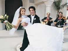 זוג צעיר מתחתן (צילום: David Silverman, GettyImages IL)