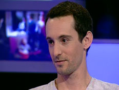 עברי מספר בדמעות על הכלב שלו ארתור