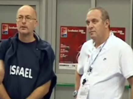 צביקה שרף מאמן נבחרת ישראל בכדורסל (צילום: ספורט 5)