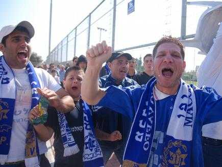 אוהדי קביליו יפו. 8,000 מהם הגיעו למשחק העליה בבלומפילד (שי לוי) (צילום: מערכת ONE)