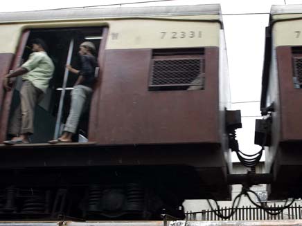 רכבת בהודו (צילום: AP)
