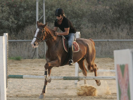 גיא גיאור, רכיבה על סוסים, הרווק (צילום: אלעד דיין)