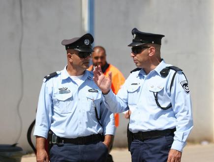 כוחות שיטור באורווה. פיילוט חדש להפחתת כמות השוטרים (שי לוי) (צילום: מערכת ONE) כוחות שיטור באורווה. פיילוט חדש להפחתת כמות השוטרים (שי לוי) (צילום: מערכת ONE)