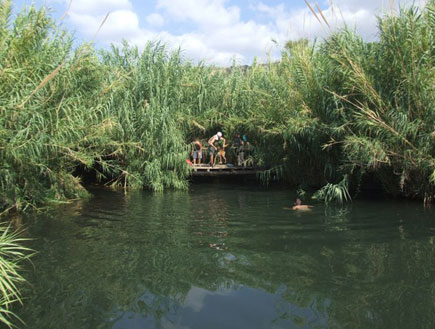 טיול ברמת הגולן: בריכת סכר ירדינון (צילום: ערן גל-אור, מסלולים> להתאהב בארץ מחדש)