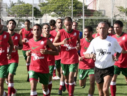 שחקני אשדוד. רוצים לרשום ניצחון (קובי אליהו) (צילום: מערכת ONE)