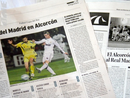 עיתוני ספרד הבוקר. לא חסכו במילים (שרון קביליו) (צילום: מערכת ONE)