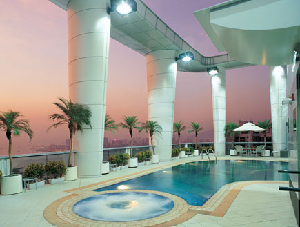 הבריכה במלון מטרו פארק, הונג קונג (צילום: האתר הרשמי)
