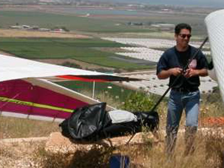 אילן סאלם, צנחן הרחיפה שהנהרג במכתש רמון (צילום: חדשות 2)