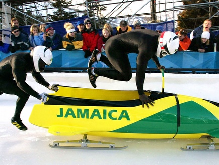 נבחרת המזחלות של ג´מייקה. ספורט חדש באולימפיאדת החורף (רויטרס) (צילום: מערכת ONE)