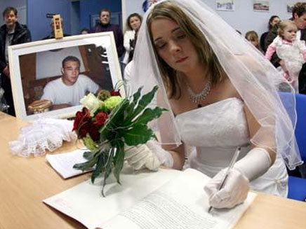חתונה שלאחר המוות (צילום: Telegraph)