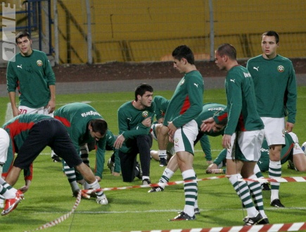 שחקני נבחרת בולגריה הצעירה באימון המסכם (אמיר לוי) (צילום: מערכת ONE)