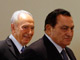 שמעון פרס נשיא המדינה ומובארק חוסני נשיא מצריים בש (צילום: רויטרס)