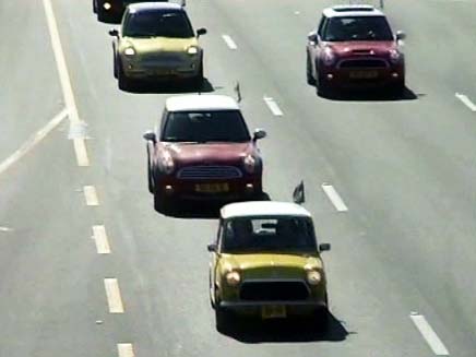 מכוניות מיני קופר (צילום: חדשות 2)