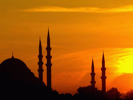 שקיעה בשמי איסטנבול (צילום: getty images)