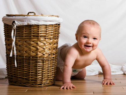 תינוק זוחל 2 (צילום: istockphoto)