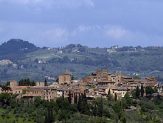 העיירה קרטדלו בטוסקנה (צילום: ויקיפדיה)