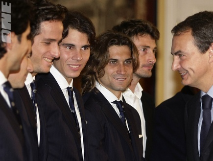 שחקני הדייויס של ספרד אצל ראש הממשלה (רויטרס) (צילום: מערכת ONE)