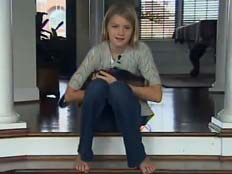 ילדה שמתעטשת בצורה כרונית (צילום: YouTube)