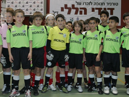 קבוצות הילדים של מכבי והפועל חיפה (ONE) (צילום: מערכת ONE)