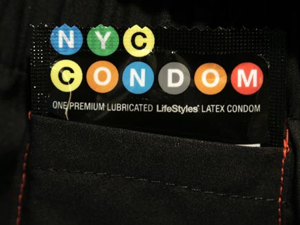 עיצוב קונדומים בחסות עיריית ניו יורק (צילום: AP)