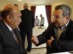 שר הביטחון, אהוד ברק, עם ראש המודיעין המצרי, עומר (צילום: משרד הביטחון)