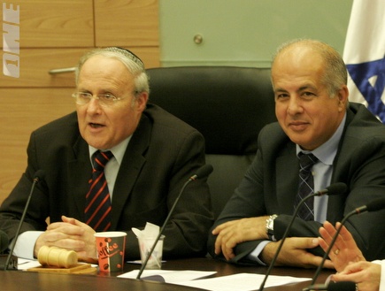 אבי לוזון ויו"ר הוועדה, זבולון אורלב (אמיר לוי) (צילום: מערכת ONE)