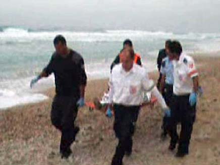 צוות חילוץ בחוף הים (צילום: חדשות 2)