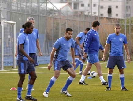 שחקני מכבי פ"ת. גיוון באימונים (אלעד ירקון) (צילום: מערכת ONE)