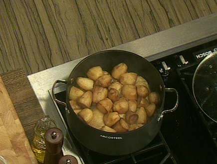 תפוחי אדמה וכרעי עוף לפטטה בופריטו