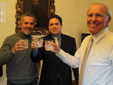 שפיגלר, קראוס ודונאדוני במהלך הפגישה באיטליה (צילום: מערכת ONE)